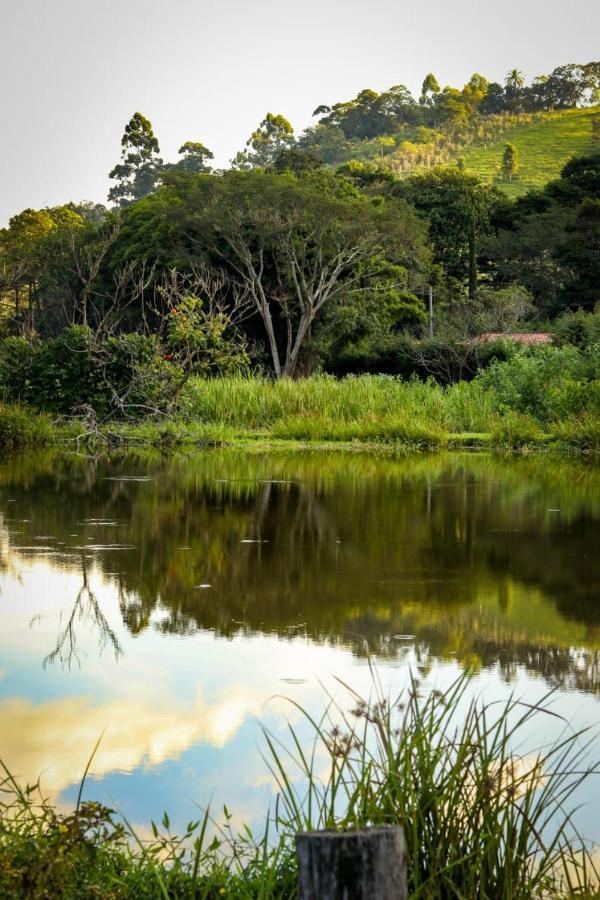 Recanto Dos Beija Flores, Chale Bougainville Monte Alegre do Sul Eksteriør billede